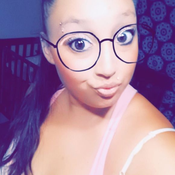 Meet your Posher, Jessica - Picture 1 of 1